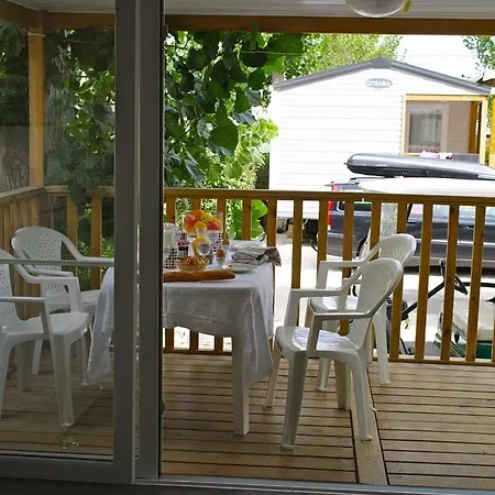 مكان تخييم Camping Les Jardins D'elsa