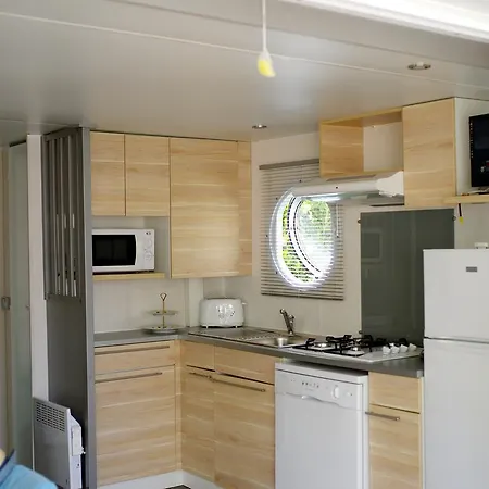 Camping Les Jardins D'elsa 3* فيا